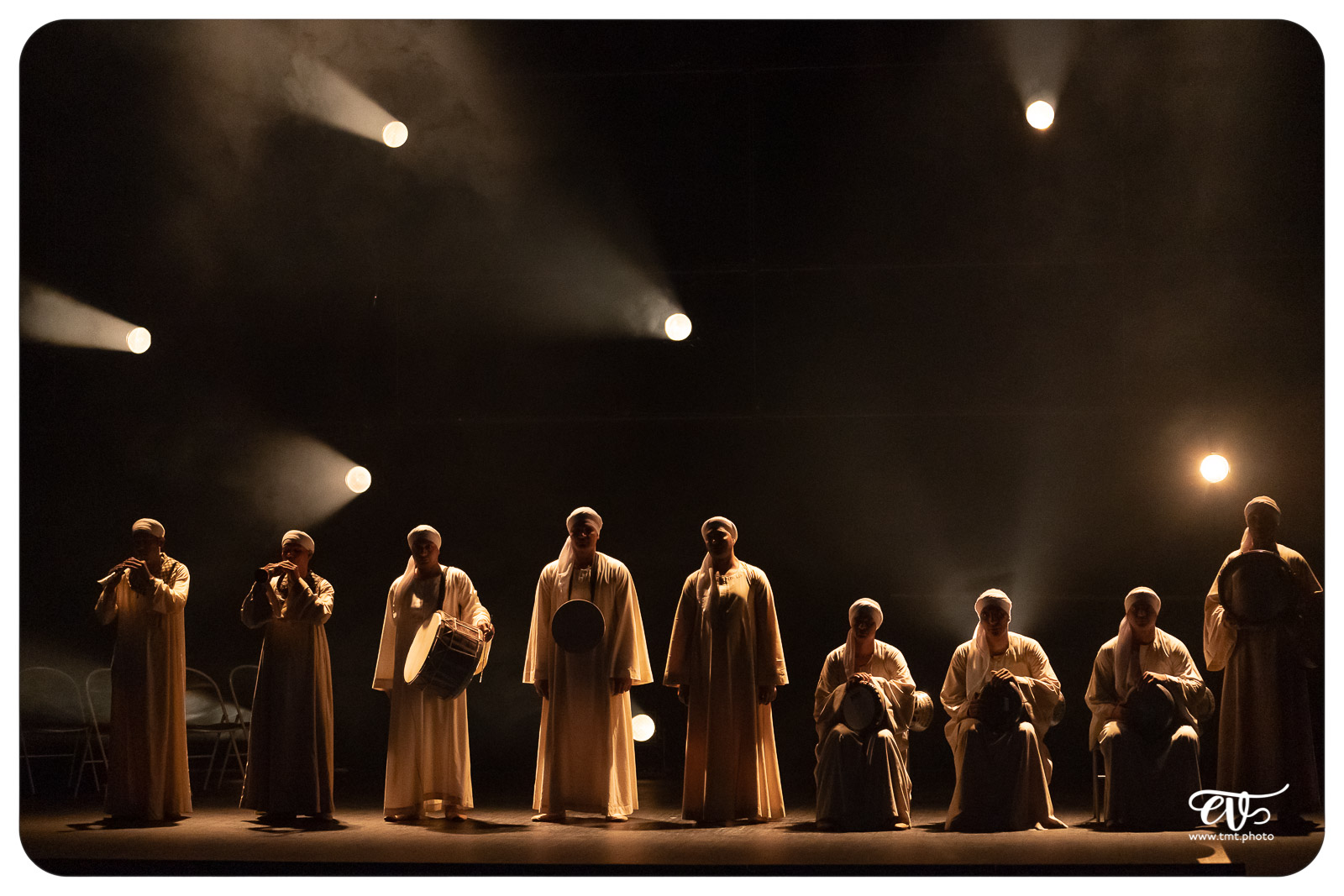 DANS LE CERCLE DES HOMMES DU NIL